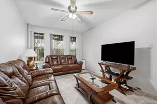 20-15 Menahan St, Ridgewood, NY 11385 - Photo 13