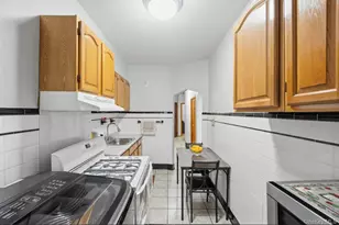 20-15 Menahan St, Ridgewood, NY 11385 - Photo 21