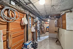 20-15 Menahan St, Ridgewood, NY 11385 - Photo 35