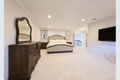 31 Hampshire Court #31, Holbrook, NY 11741 - Photo 15