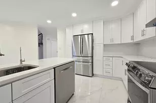 31 Hampshire Ct, Holbrook, NY 11741 - Photo 7