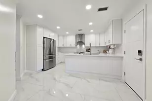 31 Hampshire Ct, Holbrook, NY 11741 - Photo 5