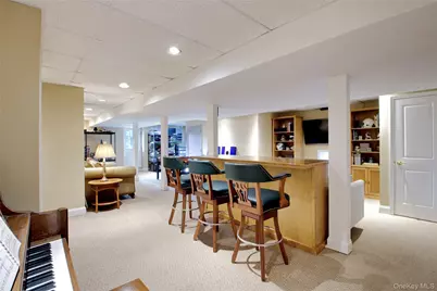 42 Mora Court, Manhasset, NY 11030 - Photo 29