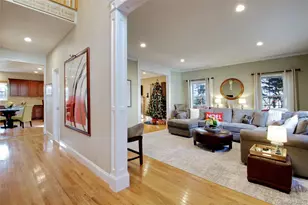 42 Mora Ct, Manhasset, NY 11030 - Photo 3