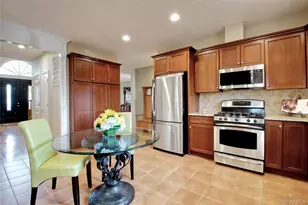 42 Mora Ct, Manhasset, NY 11030 - Photo 9