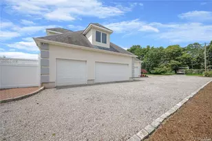 4 Mill Pond Rd, Hampton Bays, NY 11946 - Photo 19