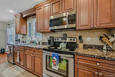 1599 Feureisen Avenue, Bohemia, NY 11716 - Photo 9