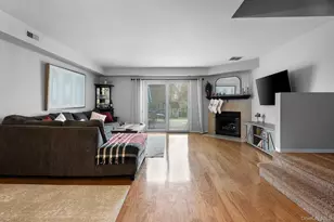 8 Sunridge Ln, Islip, NY 11751 - Photo 9