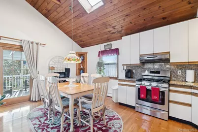 444 Carnation Avenue, Floral Park, NY 11001 - Photo 7