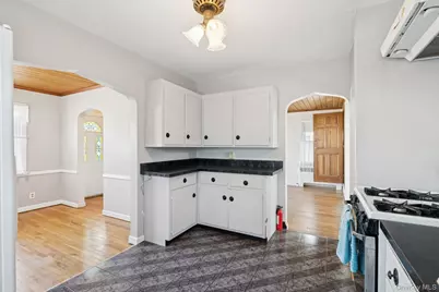 444 Carnation Avenue, Floral Park, NY 11001 - Photo 11