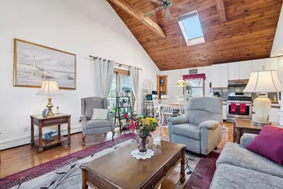 444 Carnation Avenue, Floral Park, NY 11001 - Photo 5