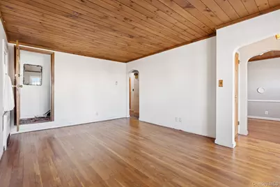 444 Carnation Avenue, Floral Park, NY 11001 - Photo 15