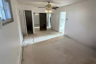 40 E Cherry St, Central Islip, NY 11722 - Photo 5