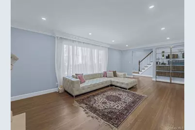 16 Wooleys Lane, Great Neck, NY 11023 - Photo 3