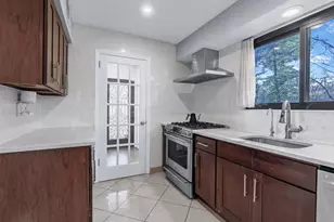 16 Wooleys Ln, Great Neck, NY 11023 - Photo 9