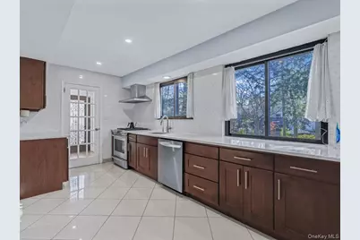 16 Wooleys Lane, Great Neck, NY 11023 - Photo 7