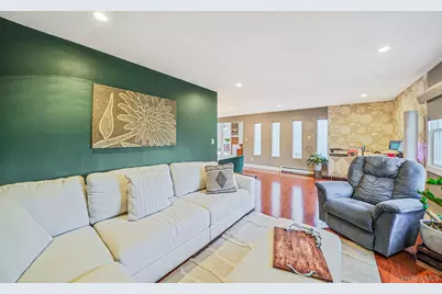 4 Malcolm Street, Bellport, NY 11713 - Photo 19