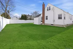 57 Remson St, Valley Stream, NY 11580 - Photo 3