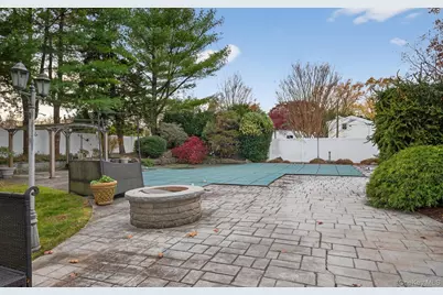 110 Florida Avenue, Commack, NY 11725 - Photo 27