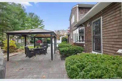 110 Florida Avenue, Commack, NY 11725 - Photo 29