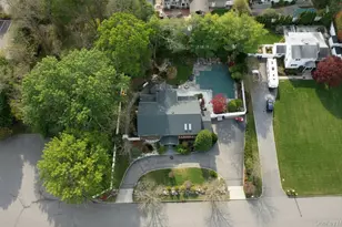 110 Florida Ave, Commack, NY 11725 - Photo 31