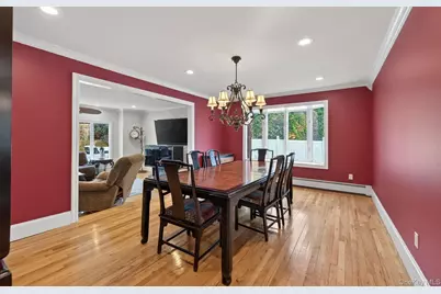 110 Florida Avenue, Commack, NY 11725 - Photo 9