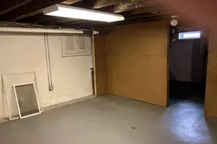 121 Campbell Ave, Williston Park, NY 11596 - Photo 21