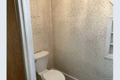 121 Campbell Avenue, Williston Park, NY 11596 - Photo 11