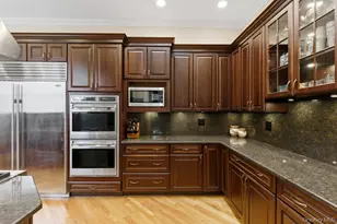 5 Cedar Ln, Glen Cove, NY 11542 - Photo 17