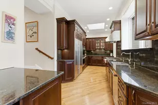 5 Cedar Ln, Glen Cove, NY 11542 - Photo 11