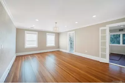 9 Sycamore Drive, Great Neck, NY 11021 - Photo 23