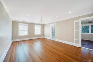 9 Sycamore Dr, Great Neck, NY 11021 - Photo 23