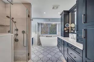 9 Sycamore Dr, Great Neck, NY 11021 - Photo 25