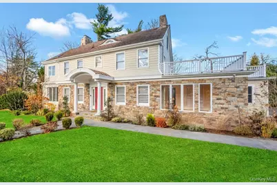 9 Sycamore Drive, Great Neck, NY 11021 - Photo 45