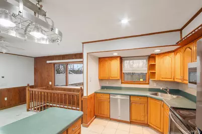 250 Spur Drive S, Bay Shore, NY 11706 - Photo 7