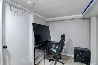 250 Spur Drive S, Bay Shore, NY 11706 - Photo 19