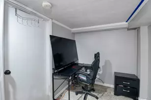 250 Spur Dr S, Bay Shore, NY 11706 - Photo 19