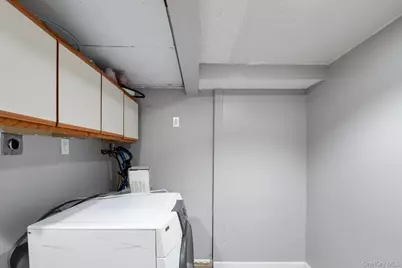 250 Spur Drive S, Bay Shore, NY 11706 - Photo 25