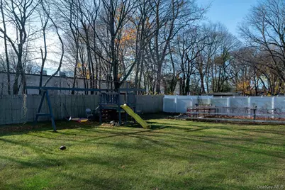 250 Spur Drive S, Bay Shore, NY 11706 - Photo 23