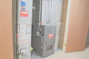 188 Forrest Pl, Bay Shore, NY 11706 - Photo 15