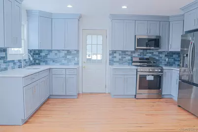 188 Forrest Place, Bay Shore, NY 11706 - Photo 3