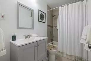 120-30 172nd St, Jamaica, NY 11434 - Photo 15