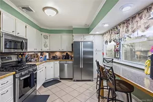 2906 Lawrence Dr, Wantagh, NY 11793 - Photo 21