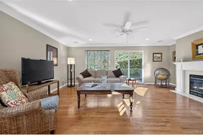 1 Parkridge Court, Huntington, NY 11743 - Photo 3