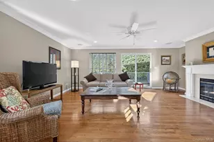 1 Parkridge Ct, Huntington, NY 11743 - Photo 3