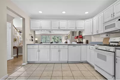1 Parkridge Court, Huntington, NY 11743 - Photo 13
