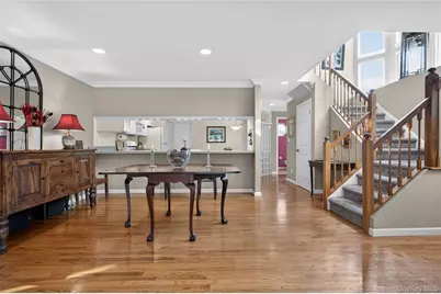 1 Parkridge Court, Huntington, NY 11743 - Photo 9