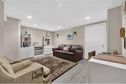 1 Parkridge Court, Huntington, NY 11743 - Photo 23