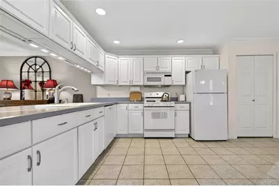 1 Parkridge Court, Huntington, NY 11743 - Photo 11