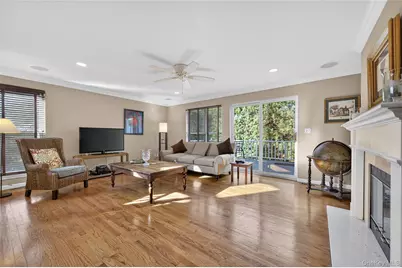 1 Parkridge Court, Huntington, NY 11743 - Photo 5